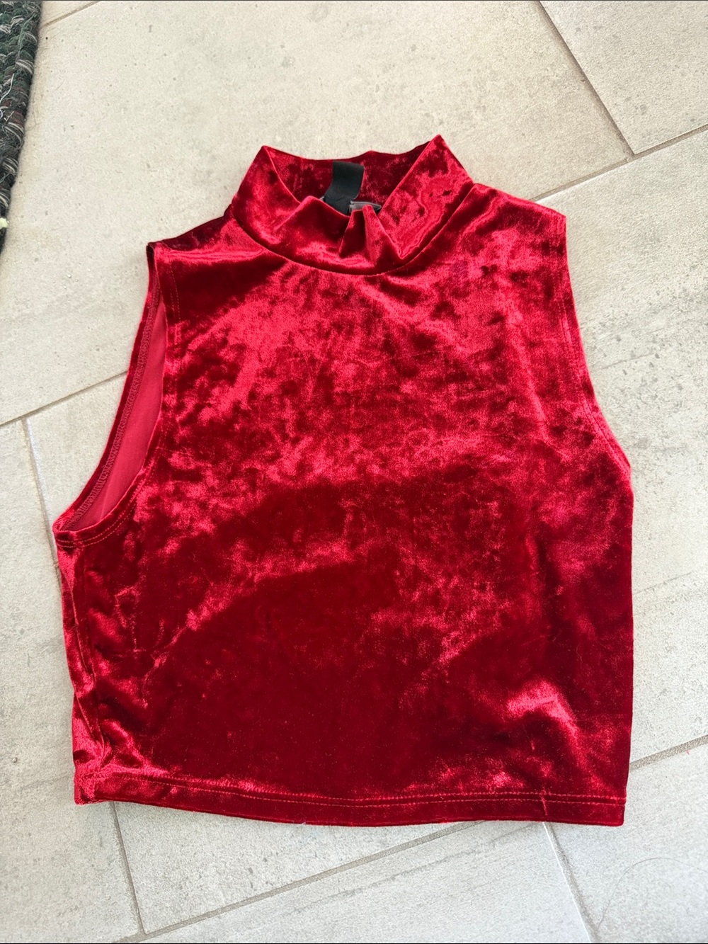 Forever 21 size small velvet crop top